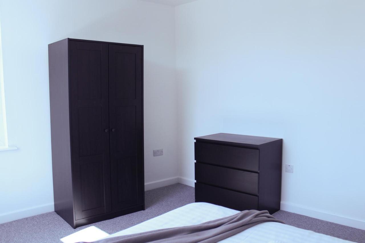 Stylish 1Br Apartment In The Heart Of Heywood ภายนอก รูปภาพ