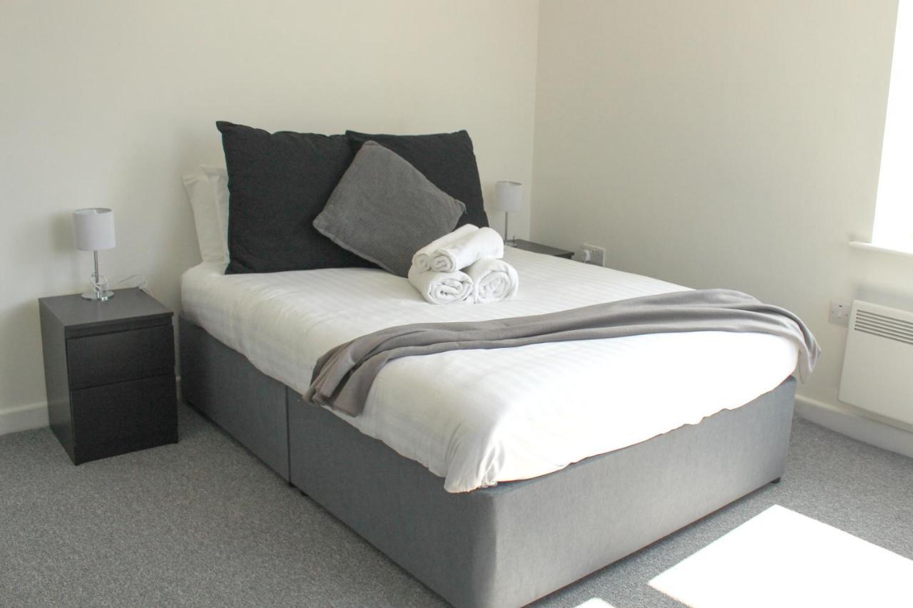 Stylish 1Br Apartment In The Heart Of Heywood ภายนอก รูปภาพ