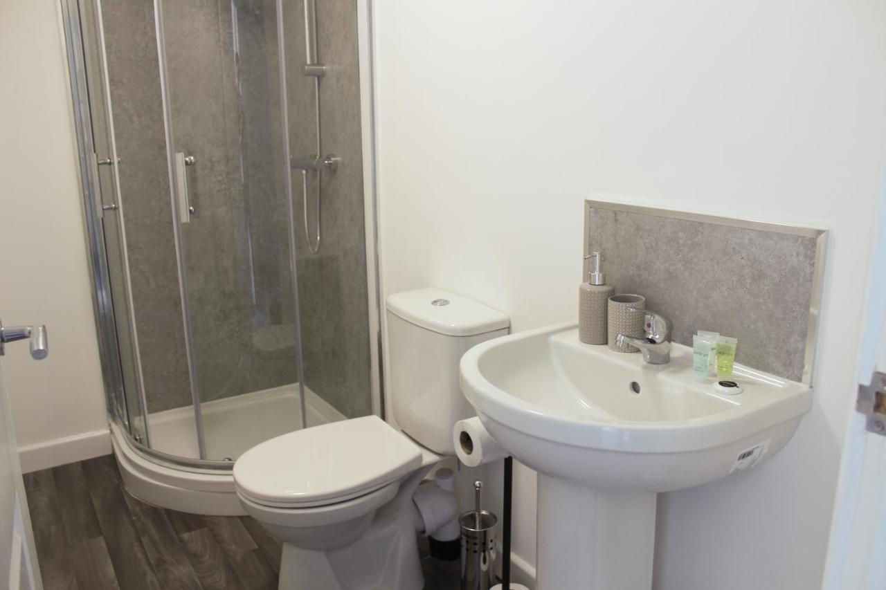 Stylish 1Br Apartment In The Heart Of Heywood ภายนอก รูปภาพ